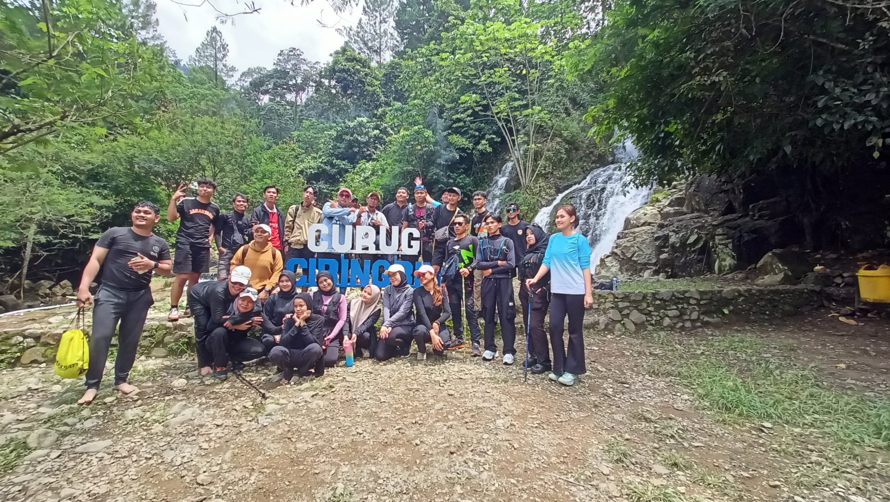 Trekking hutan pinus Hambalang Sentul Bogor